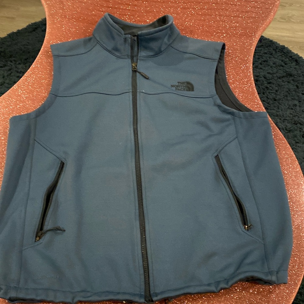 Men’s Northface vest